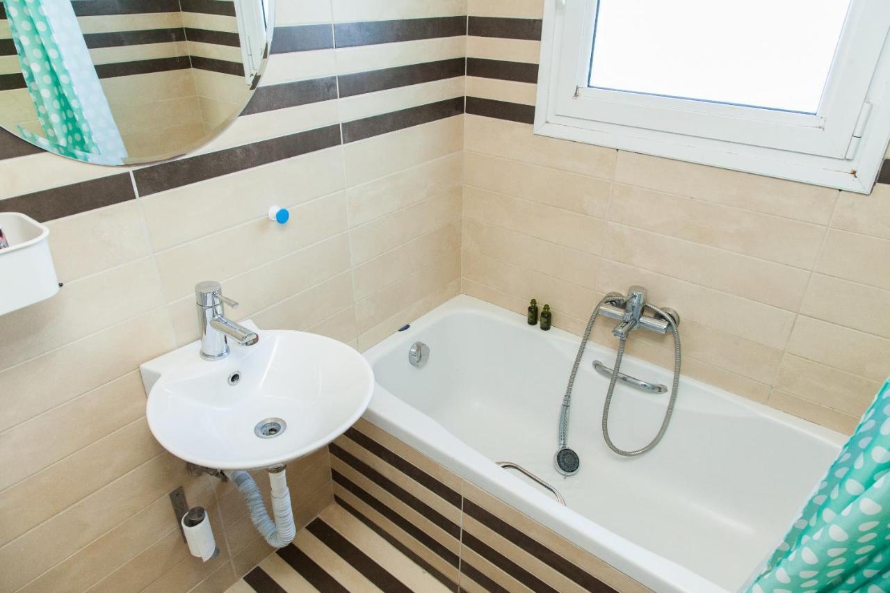 Bright Apt. With Lovely View In Lycabettus! Apartment Athens Luaran gambar